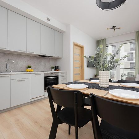 Stylish Apartments With Parking By Noclegi Renters Warszawa Zewnętrze zdjęcie